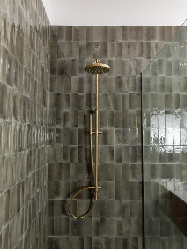 Gleeze hand glazed porcelain tiles - shower